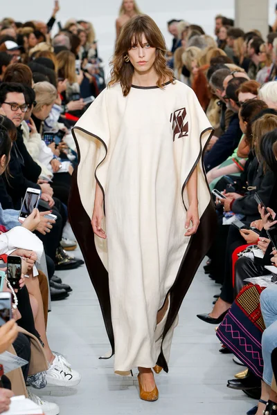 Look 13